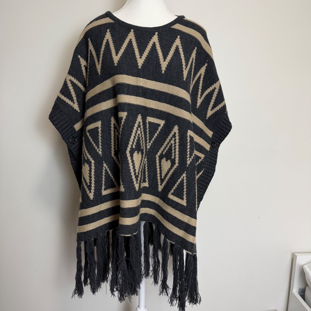 Do Everything In Love Aztec Geometric Fringe Poncho Black Tan Womens OS Boho
